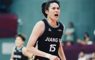 开云体育app-轰17+5力扛坎贝奇！中国女篮26岁2米悍将进化：宫鲁鸣征召她？